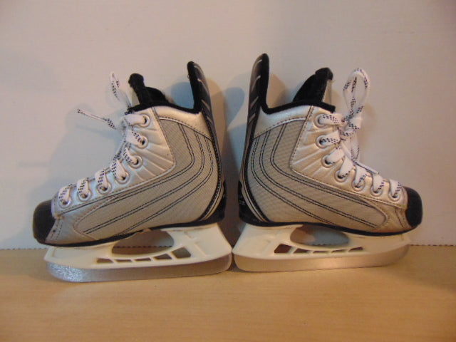 Hockey Skates Child Size 9 Toddler Shoe Size Bauer 22 New Demo Model