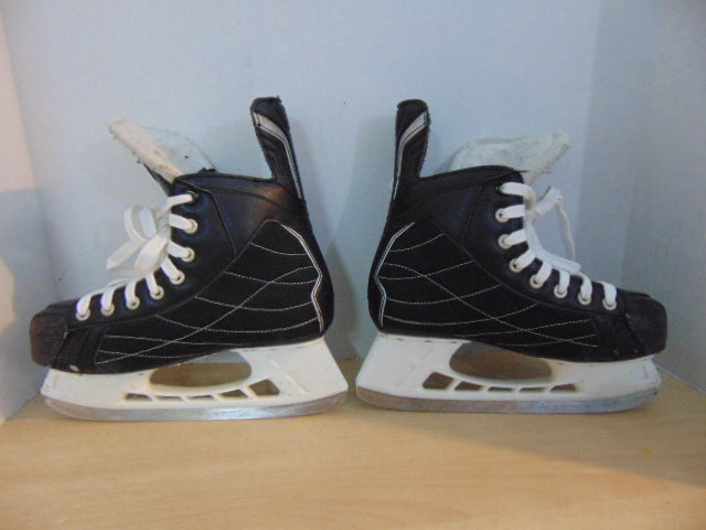Hockey Skates Men's Size 6 Shoe 5 Skate Size Bauer Nexus 22 Minor Wear Scratches