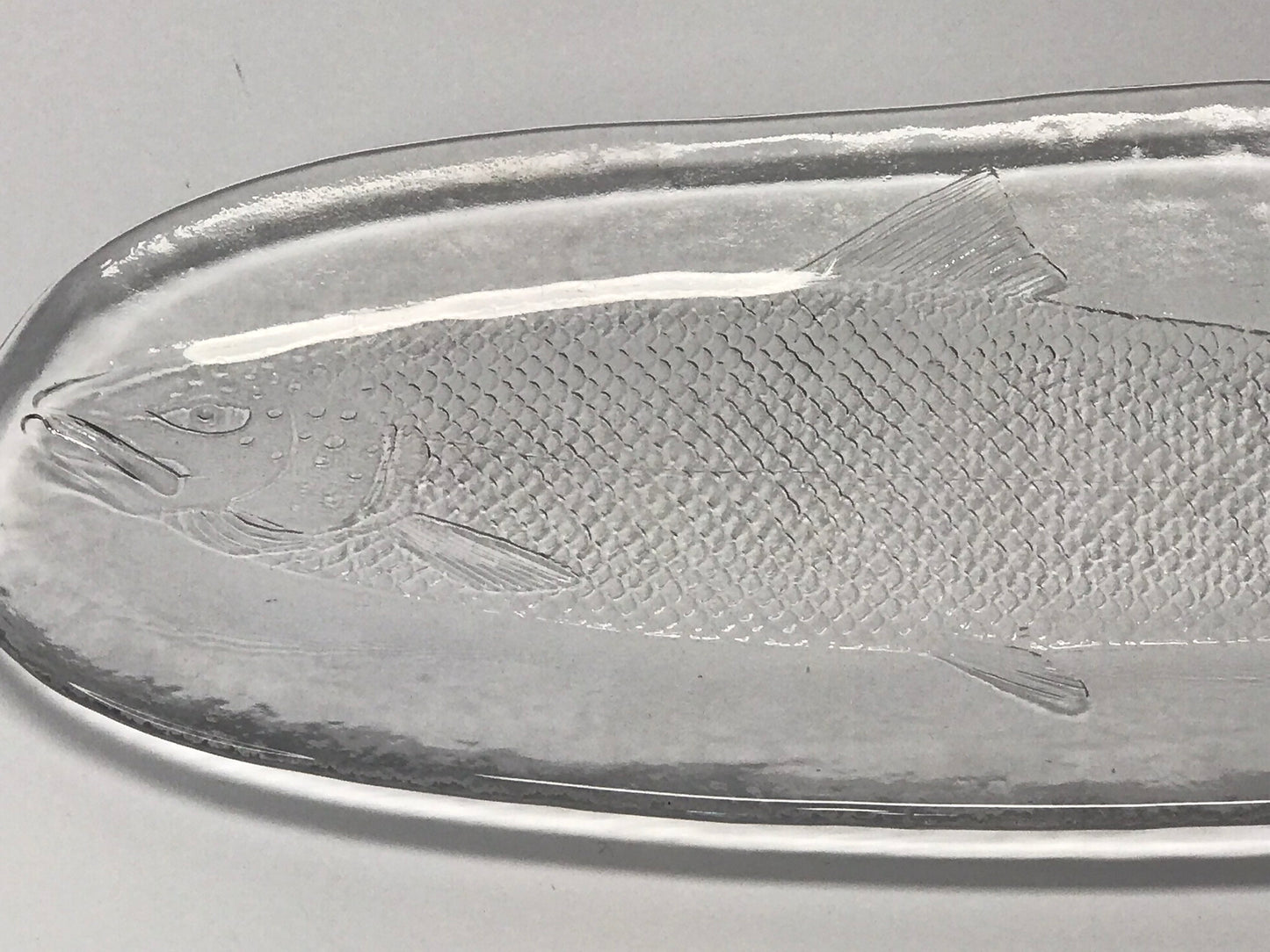 Home and Cottage Coast Salmon Thick Heavy Glass Plate 15 inch Mint Condition