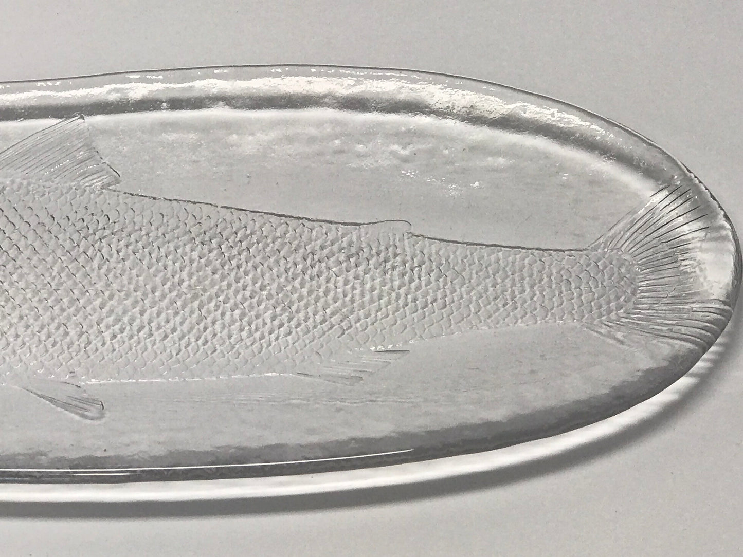 Home and Cottage Coast Salmon Thick Heavy Glass Plate 15 inch Mint Condition