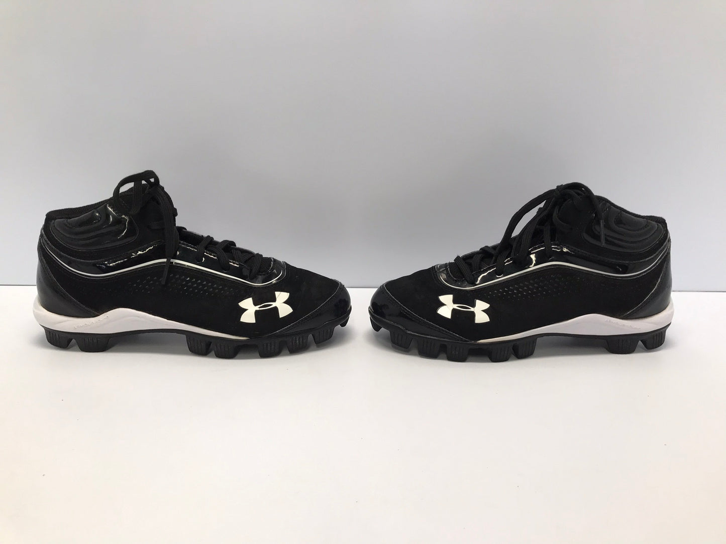 Baseball Shoes Cleats Child Size 5 Under Armour Black White High Top