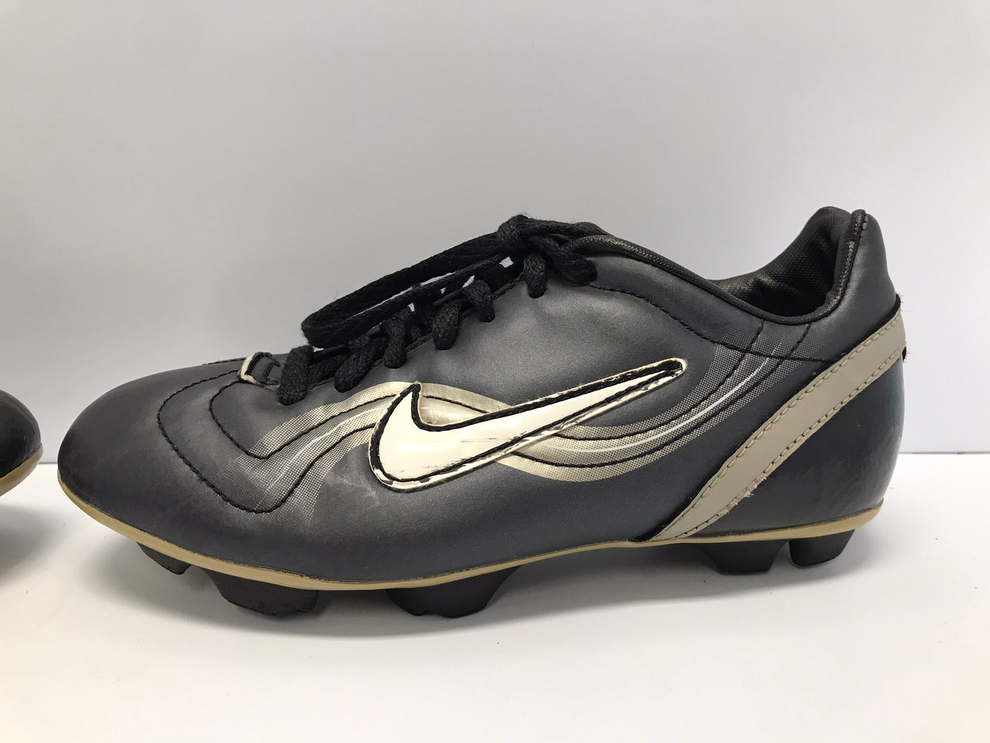 Soccer Shoes Cleats Child Size 1 Nike Black Grey