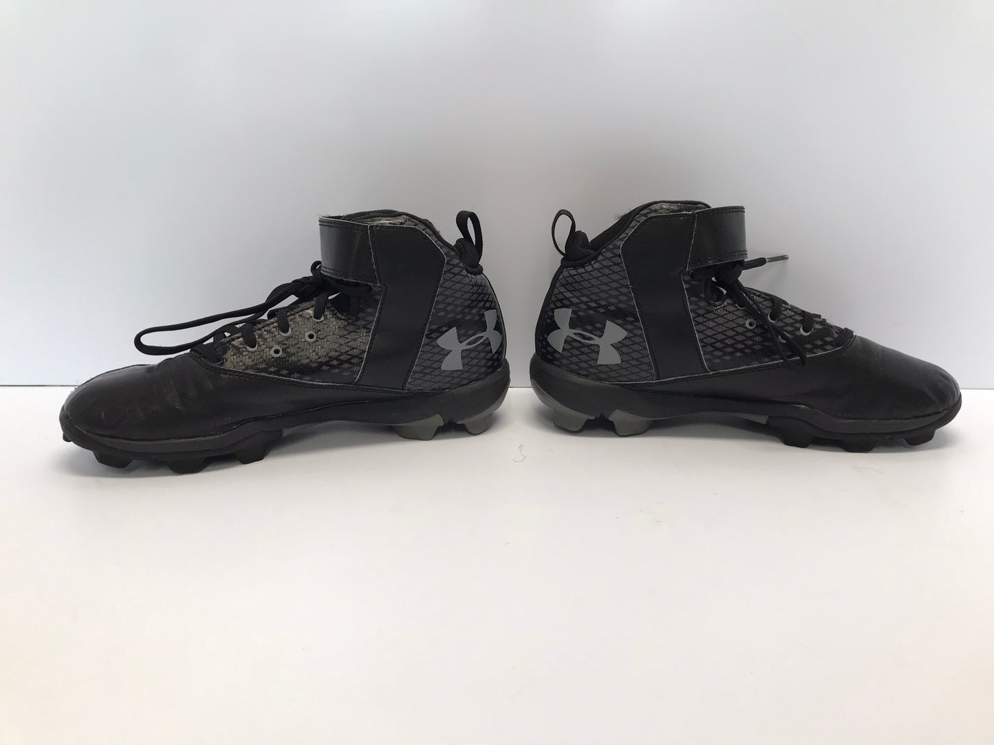 Baseball Shoes Cleats Child Size 5 Under Armour Black Grey High Top