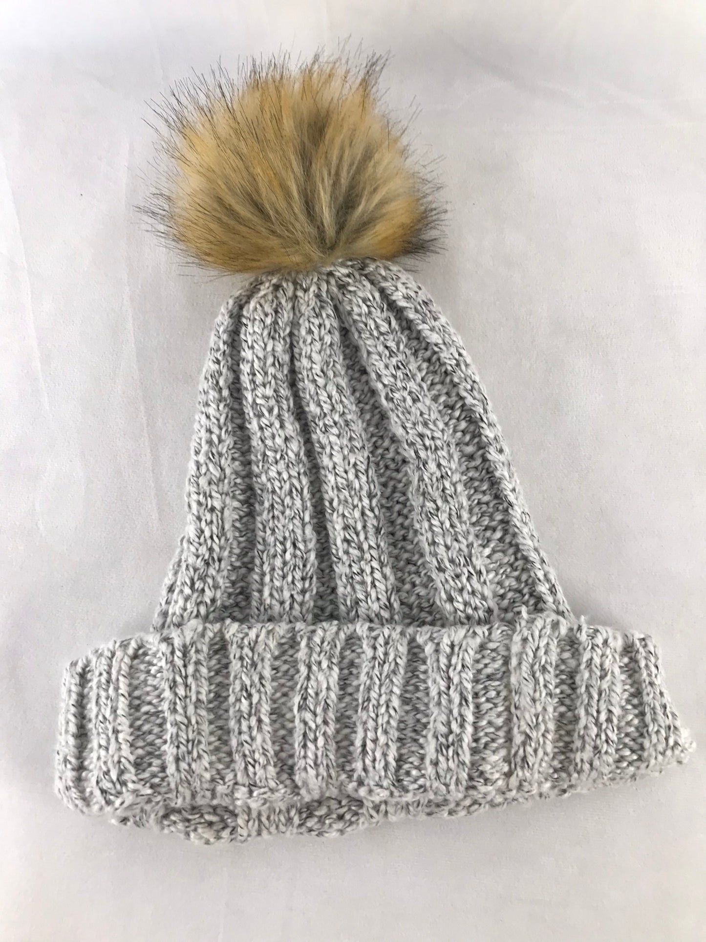 Winter Hat Ladies Size Large Harlow Knit Toque With Faux Fur Large Puff Ball As New