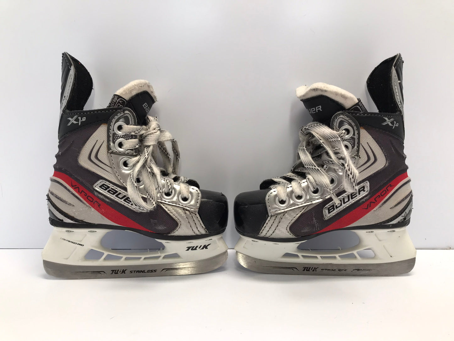 Hockey Skates Child Size 9 Toddler Shoe / Size 8 Toddler Skate Bauer Vapor X1.0 Excellent