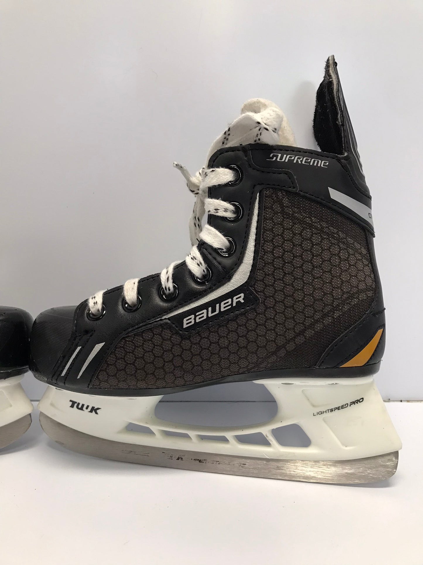 Hockey Skates Child Size 1 Shoe Size 13 Skate Bauer Supreme One.4 New Demo Model