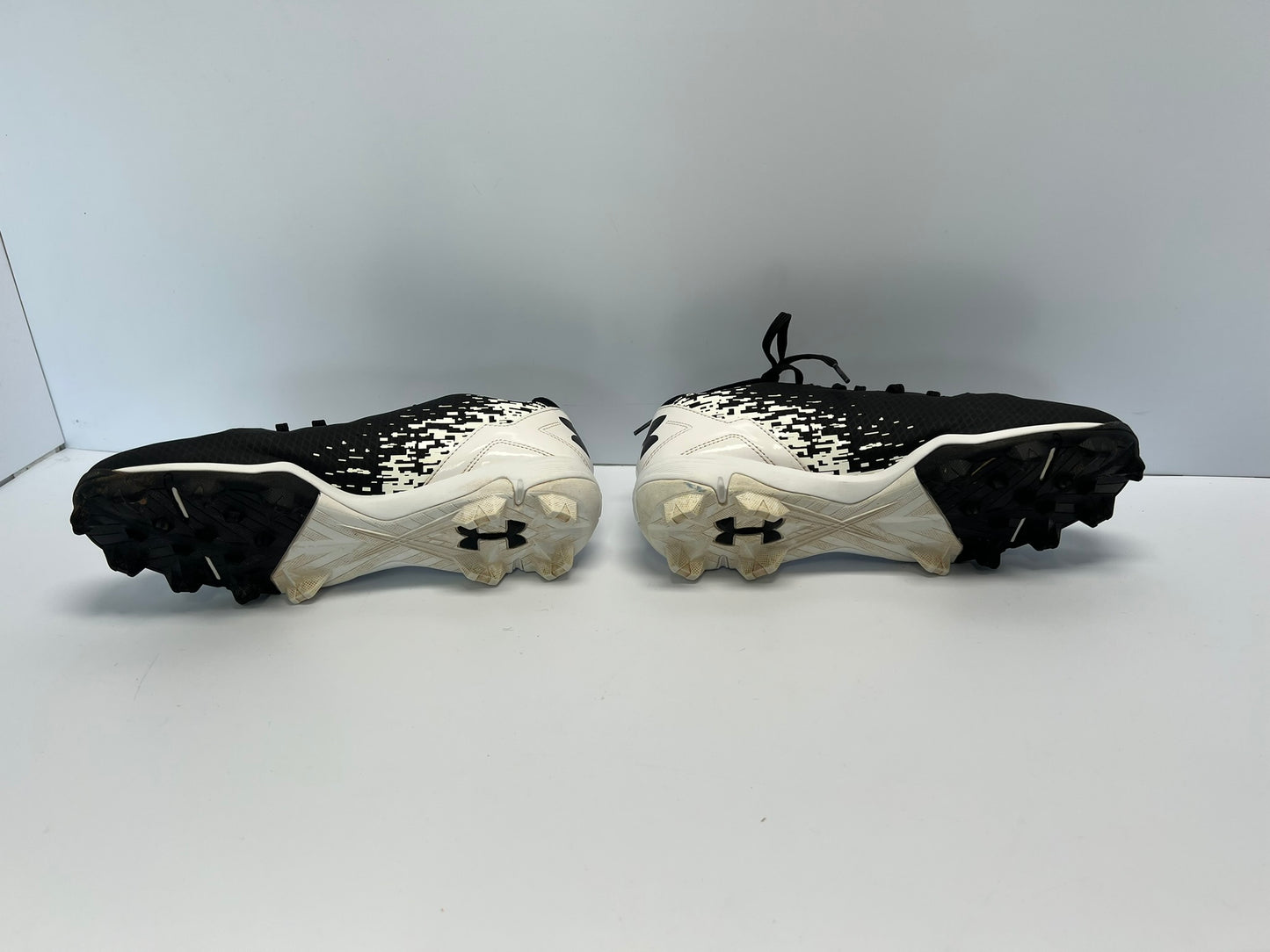 Baseball Shoes Cleats Men's Size 9.5 Under Armour Black White Excellent