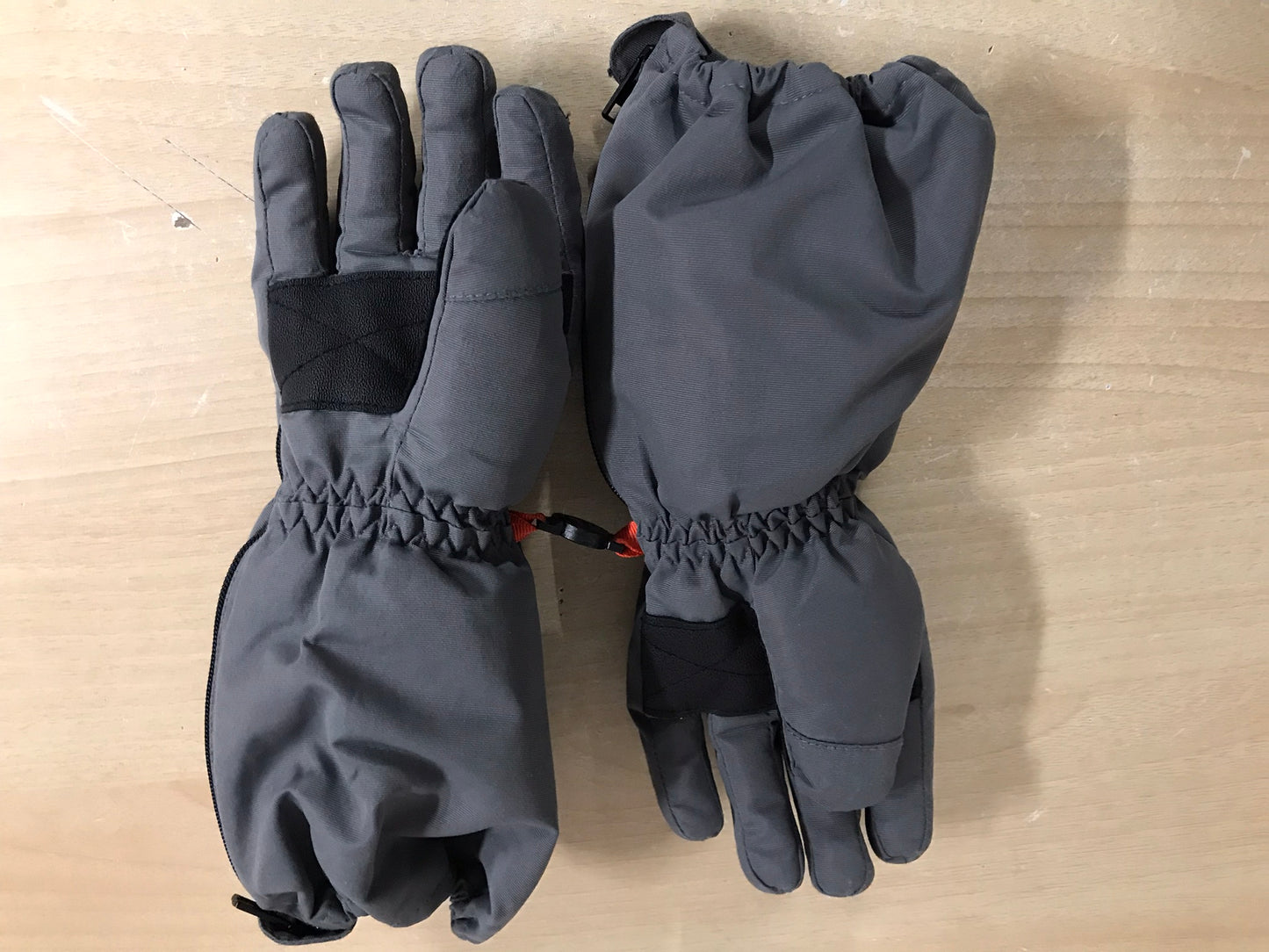Winter Gloves and Mitts Child Size 7-9 Kombi Grey As New