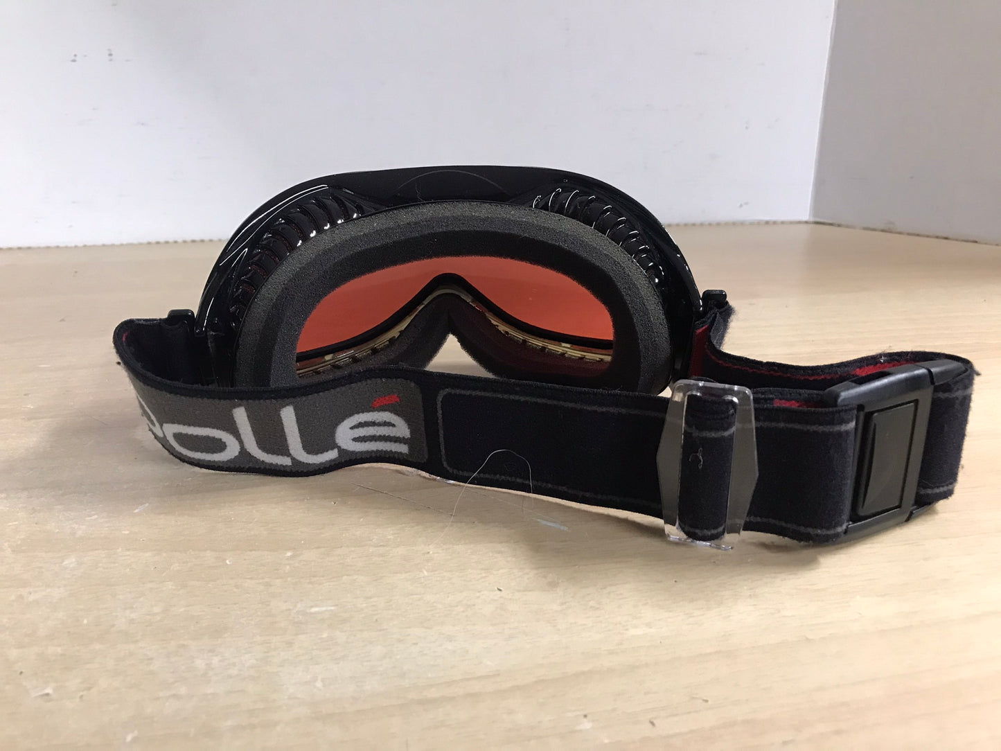 Ski Goggles Adult Size Medium Bollet Black Red Rose Lenses New Demo Model
