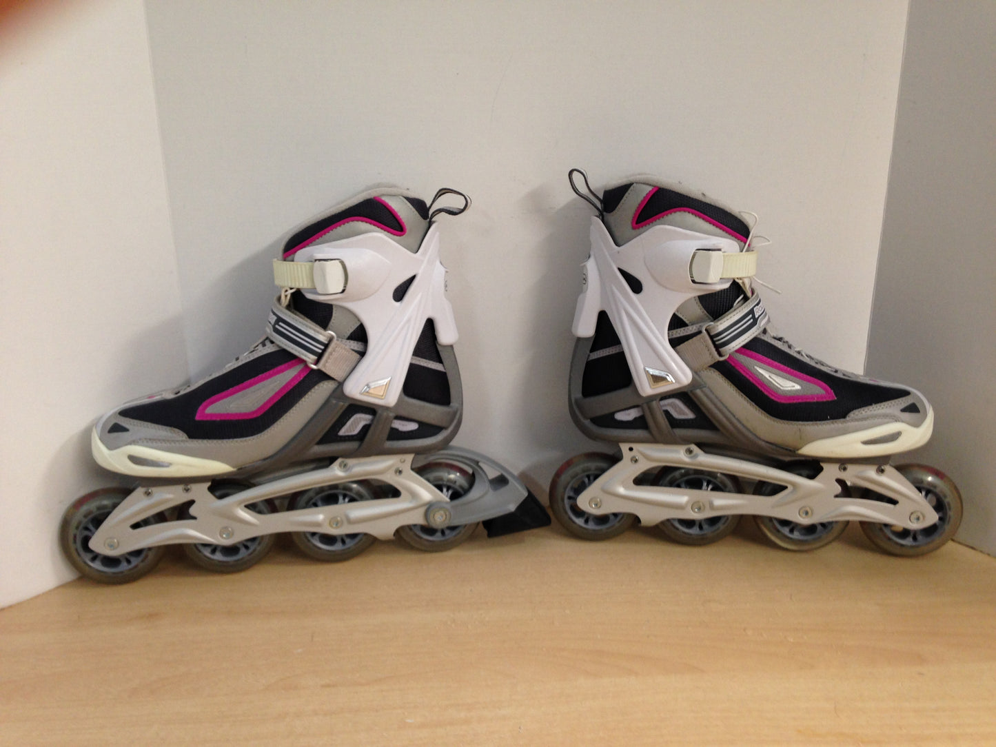 Inline Roller Skates Ladies Size 9 Rollerblades White Pink Excellent