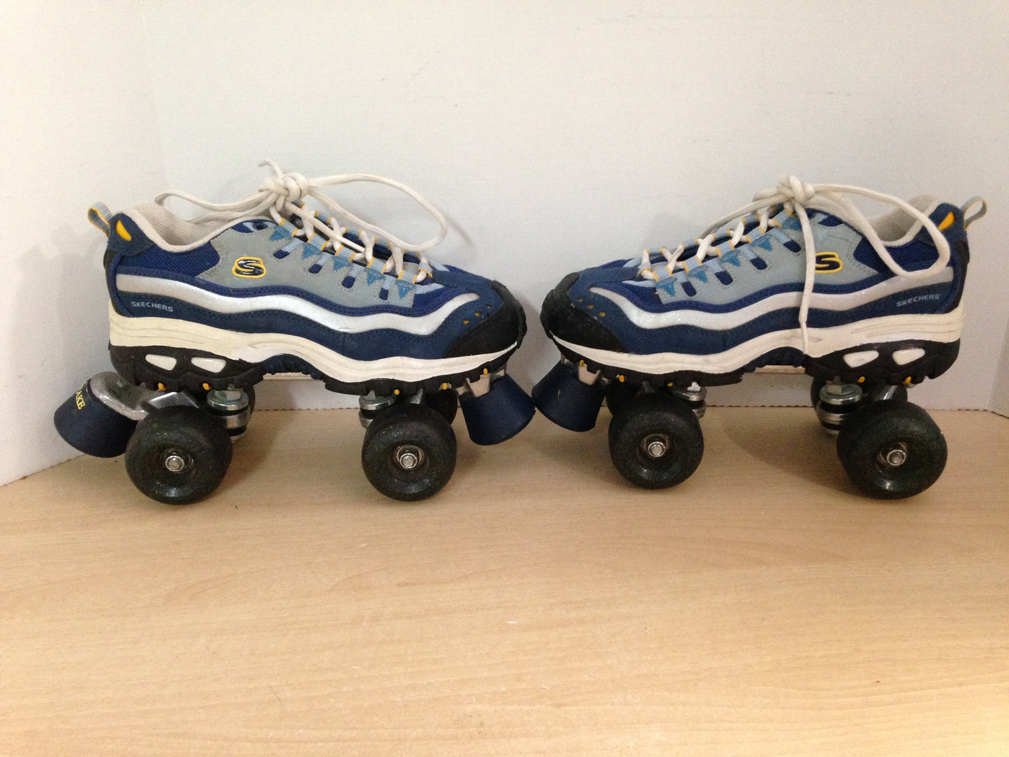 Inline Roller Skates Ladies Size 7.5 Roller Derby Sketchers 4 Wheelers Fantastic Quality