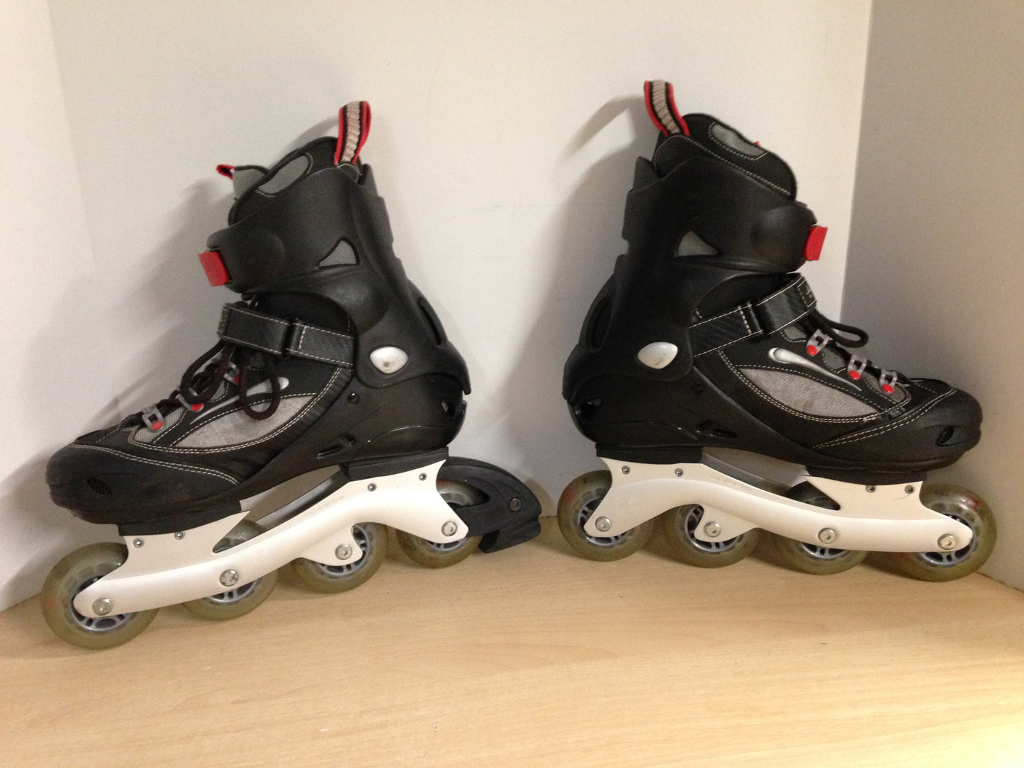 Inline Roller Skates Men's Size 9 Ultra Wheels Red Black Grey Rubber Wheels Excellent