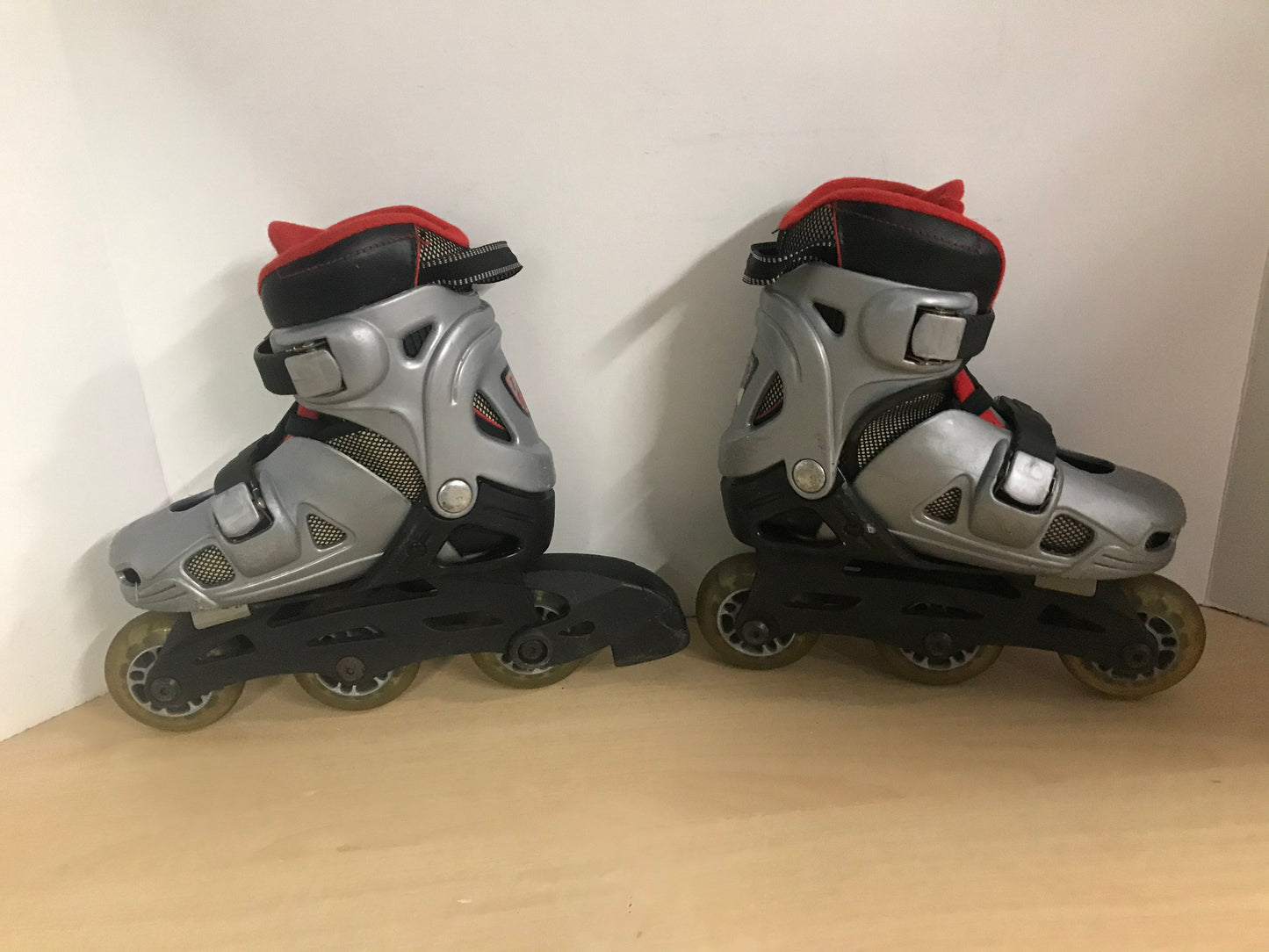 Inline Roller Skates Child Size 10-12 Adjustable Firefly Minor Wear