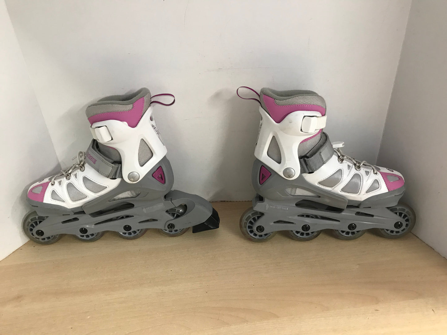 Inline Roller Skates Child Size 2-5 Adjustable Rollerblade Brand Rubber Wheels Pink Grey White JP 5596