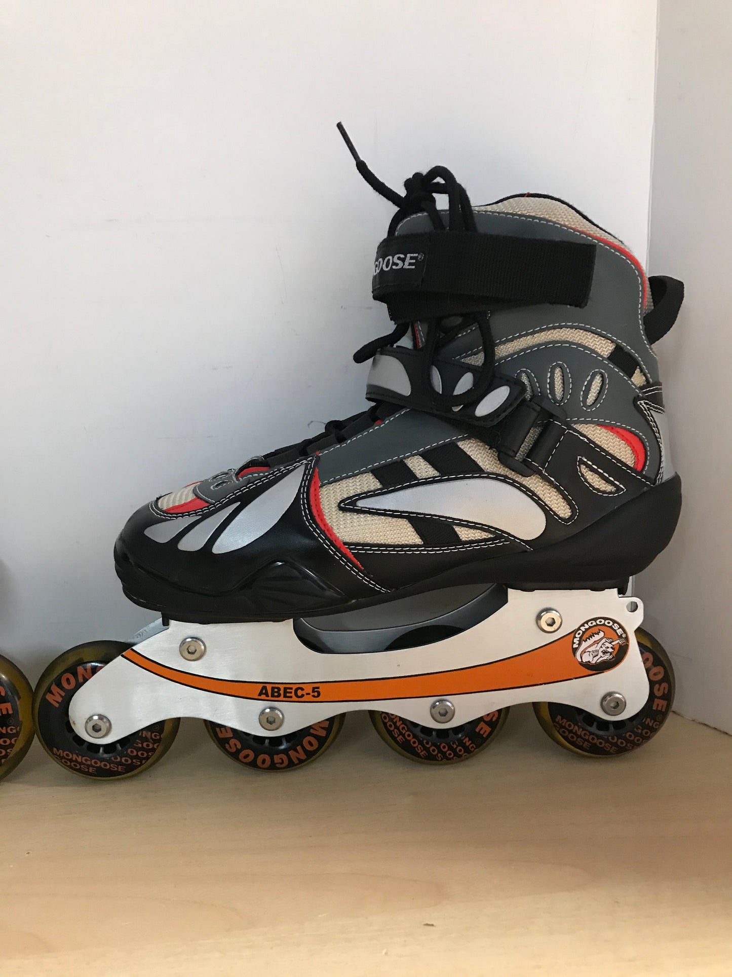 Inline Roller Skates Men's Size 7 Mongoose Black Red Grey With Rubber Wheels Excellent