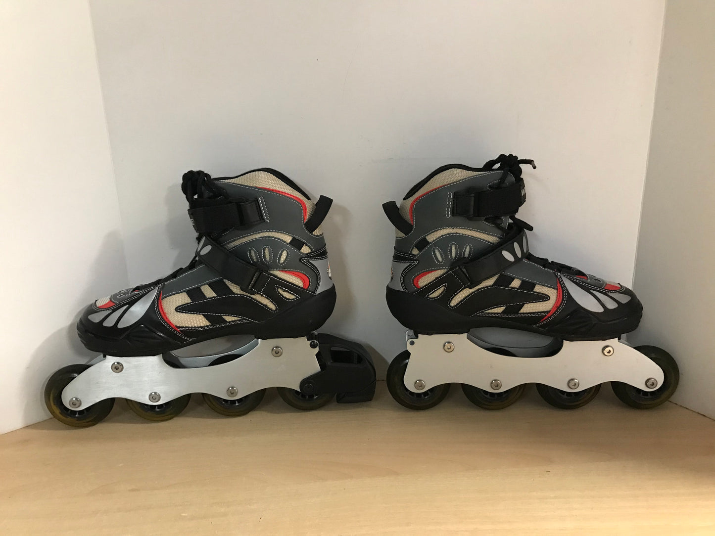Inline Roller Skates Men's Size 7 Mongoose Black Red Grey With Rubber Wheels Excellent