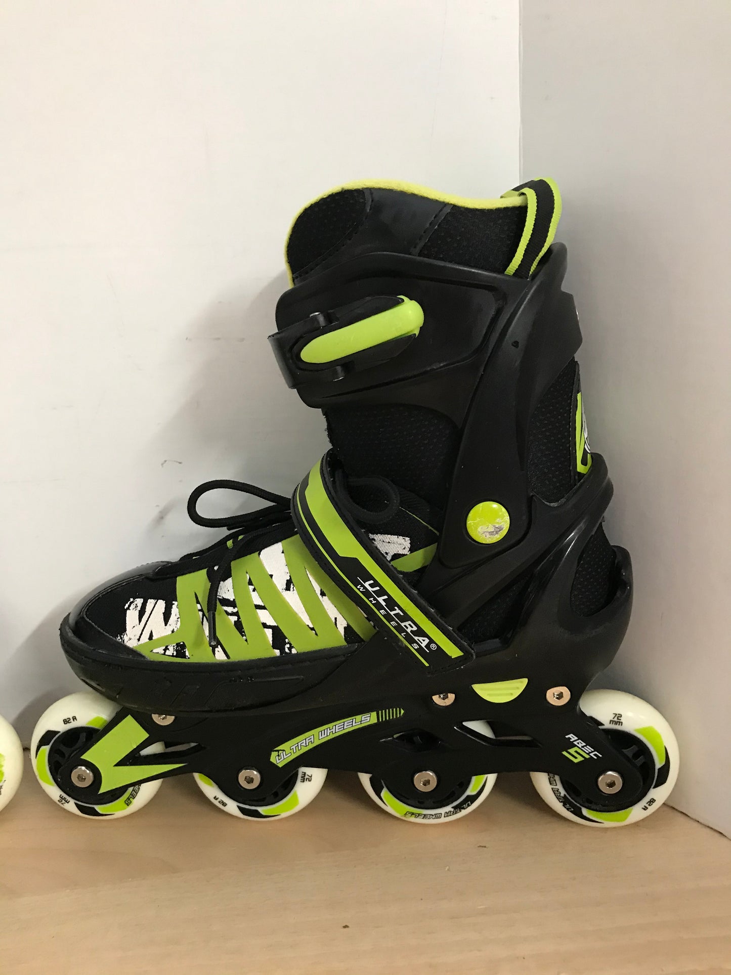 Inline Roller Skates Men's Size 9-11 Ultra Wheels Adjustable Rubber Wheels Black Lime Excellent