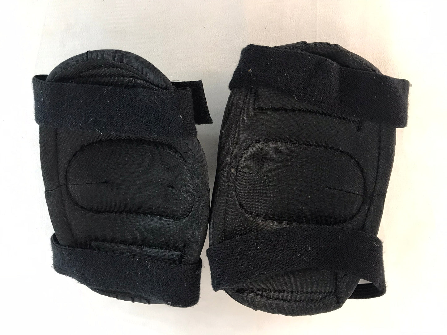 Inline Roller Skates Protection Pads CCM Roller Skates Bikes Skateboard Sports Hockey Elbow Pad Adult Medium As New