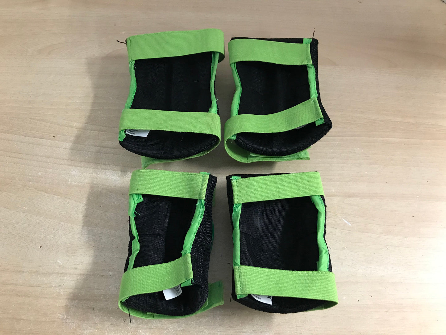 Inline Roller Skates Skateboard Bike Protective Knee Elbow Pads Child Size 5-6 Dinosaur Paws Excellent