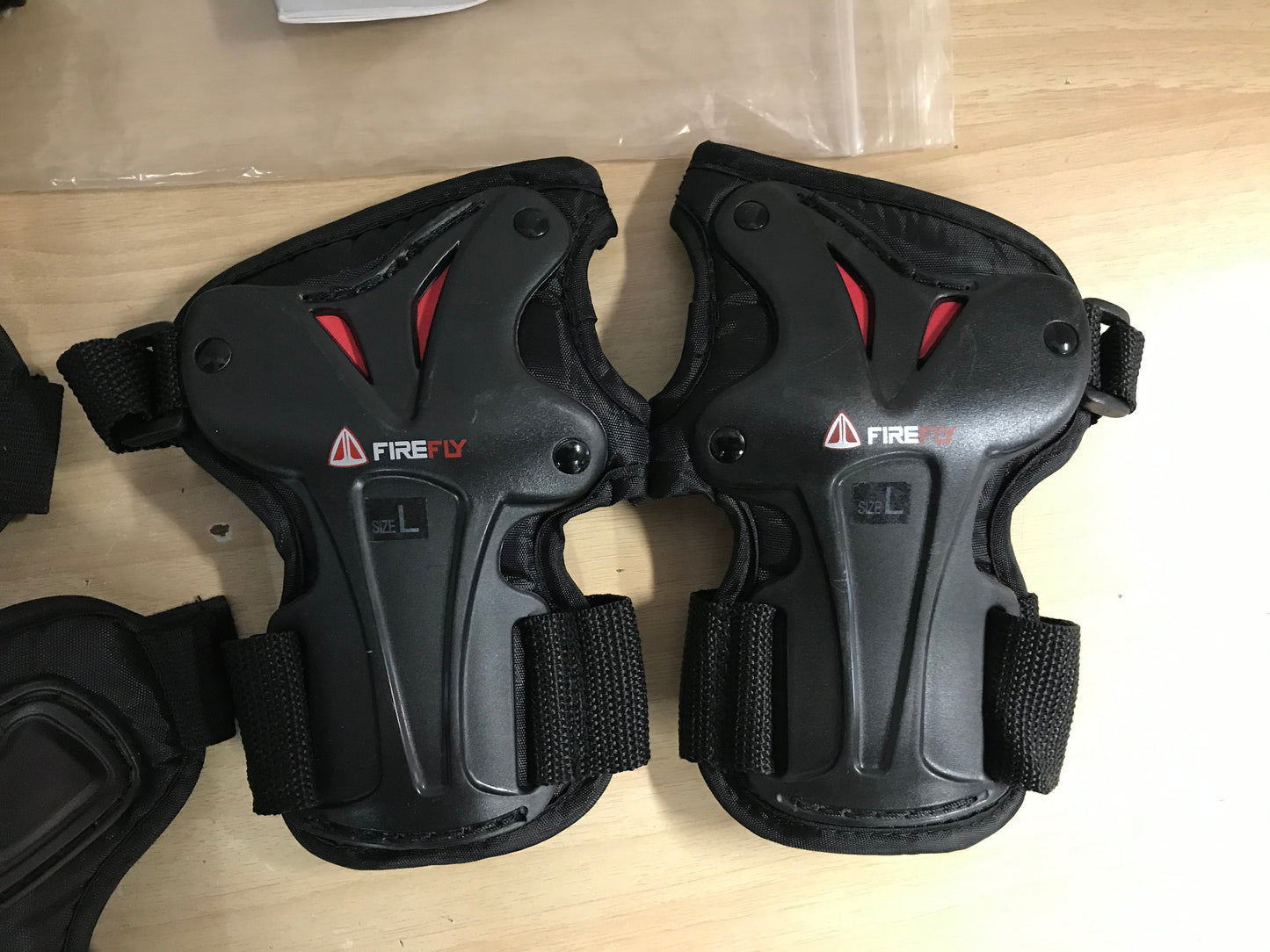 Inline Roller Skates Protective Knee Wrist Elbow Pads Firefly Adult Large New Demo Model
