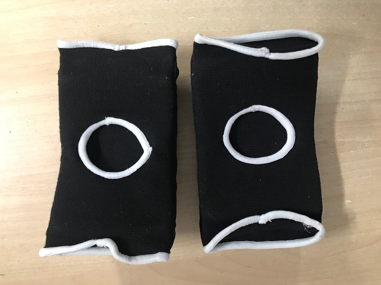 Inline Roller Skates Protection Pad D- Gel Universal Sports Hockey Knee or Elbow Pad Adult Small As New