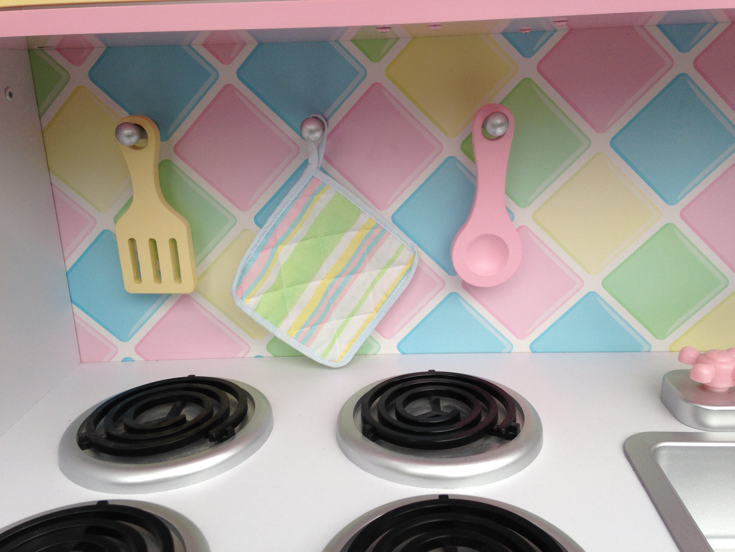 KidKraft Large Pastel Play Family Wood Kitchen 56x46x16 inch New Demo Model Mint Condition