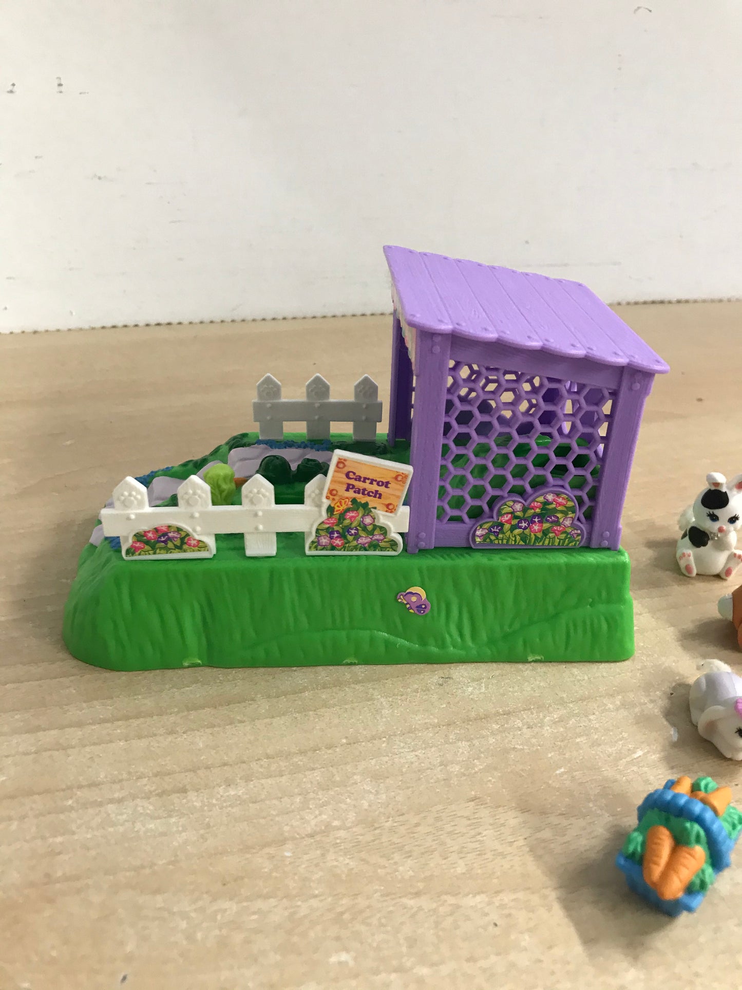 Littlest Pet Shop 1993 Vintage Hop'n Hide Bunnies Excellent RARE