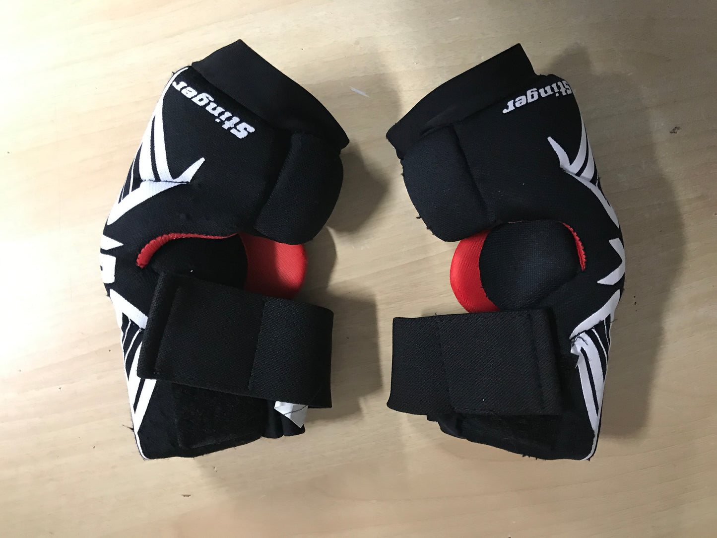 Lacrosse Elbow Pads Child Size 6-8 STX Stinger Black Red Excellent