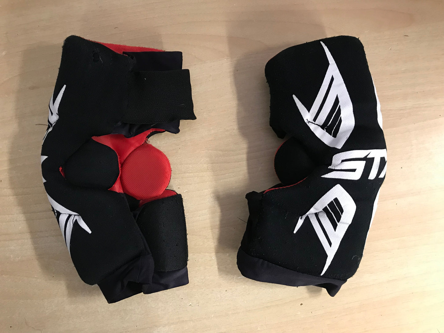 Lacrosse Elbow Pads Child Size Junior Large STX Soft Black Red