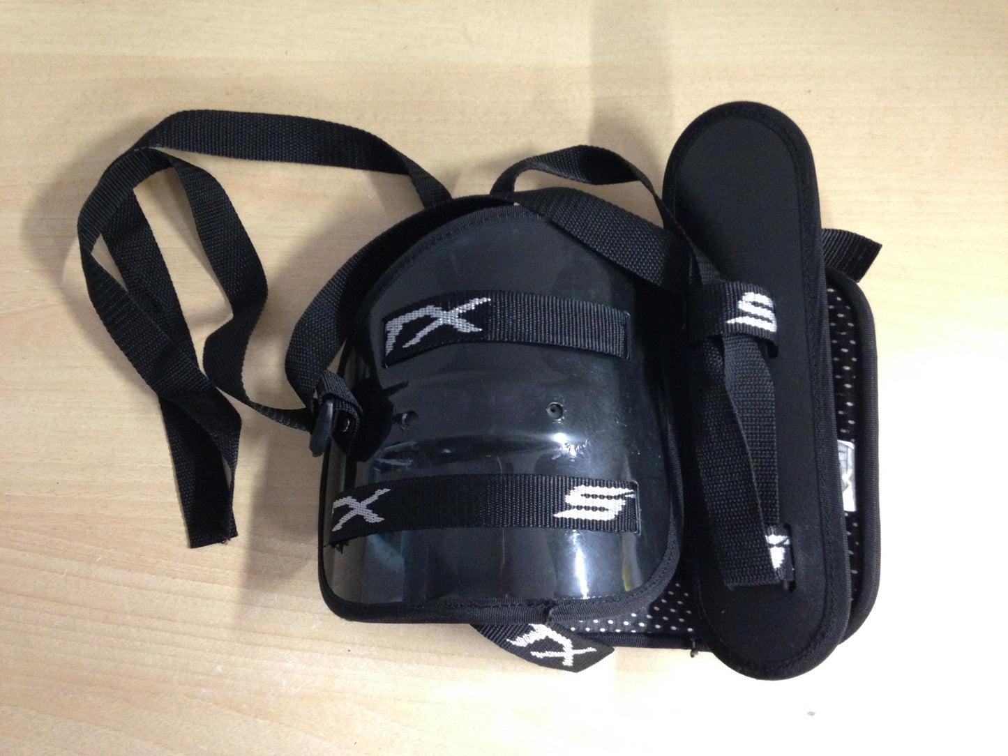 Lacrosse Kidney Pad Child Size 10-12 STX Black Excellent