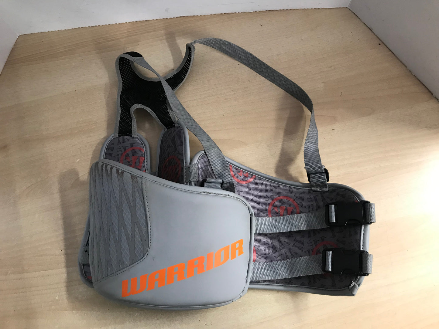 Lacrosse Kidney Pad Child Size X Large 14 Warrior Grey Orange Minor Wear PT 3440
