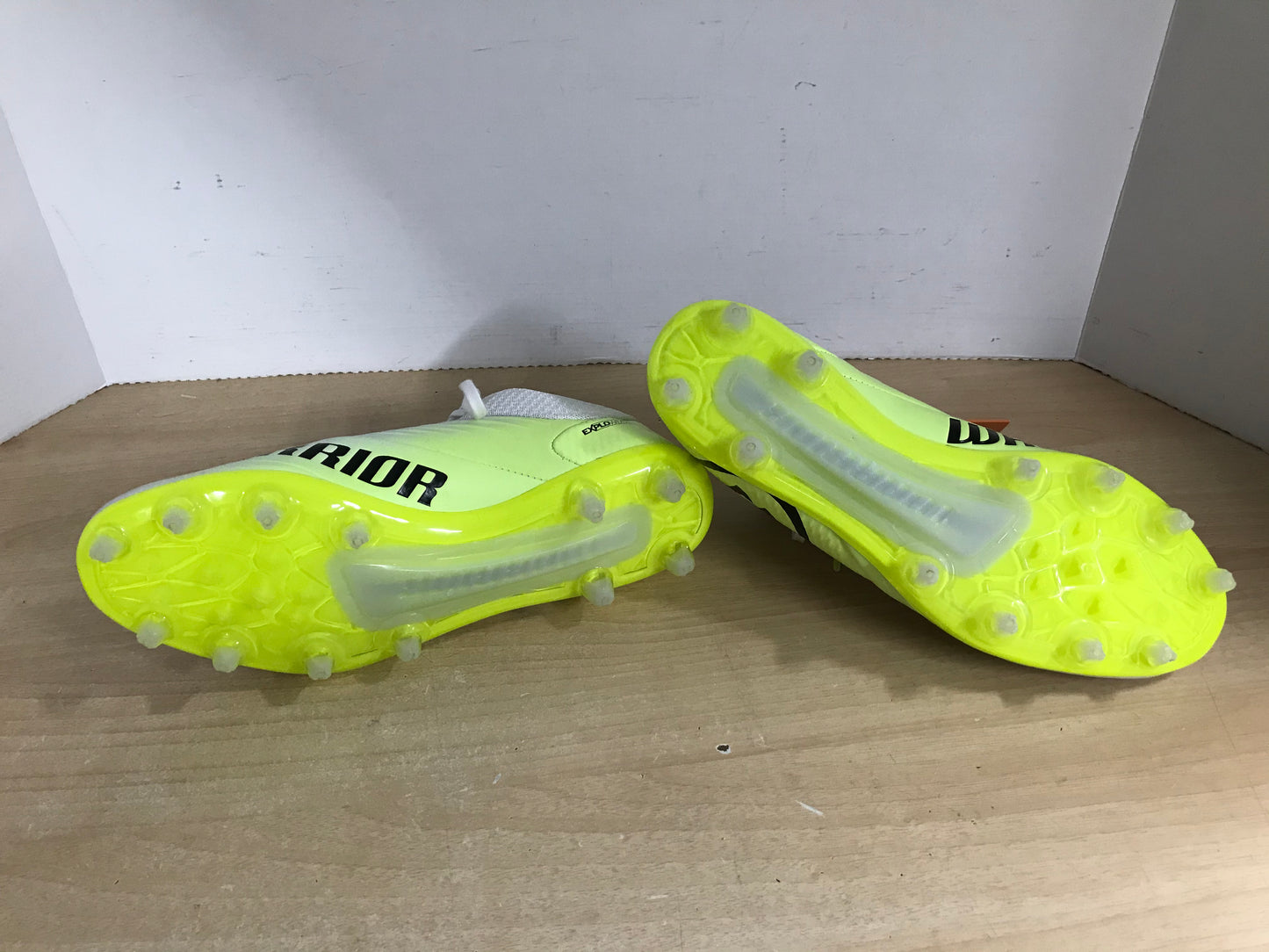 Lacrosse Shoes Cleats Men's Size 8 Warrior Burn 9.0 New With Tags White Lime