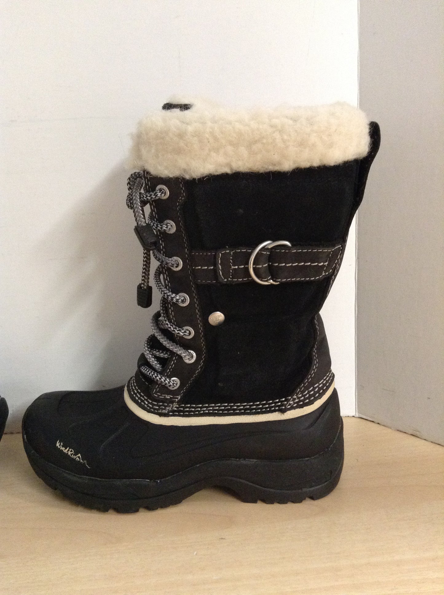 Winter Boots Ladies Size 6 Wind River With Liner Suade Waterproof Black As New