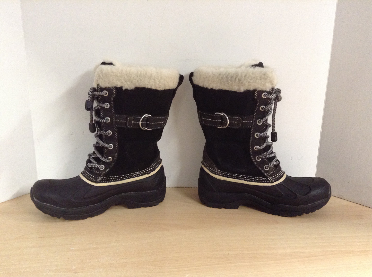 Winter Boots Ladies Size 6 Wind River With Liner Suade Waterproof Black As New