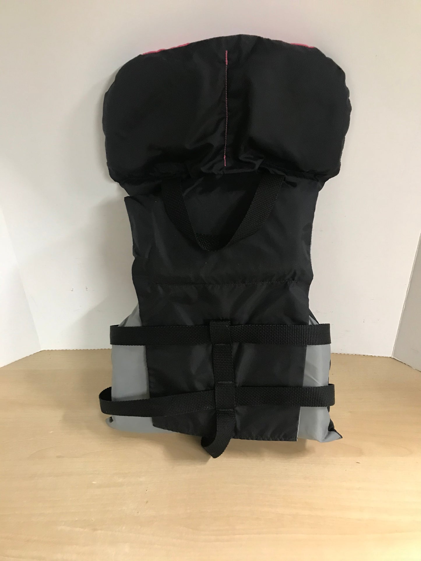 Life Jacket Child Size 30-60 lb Stearns Fushia Black Excellent