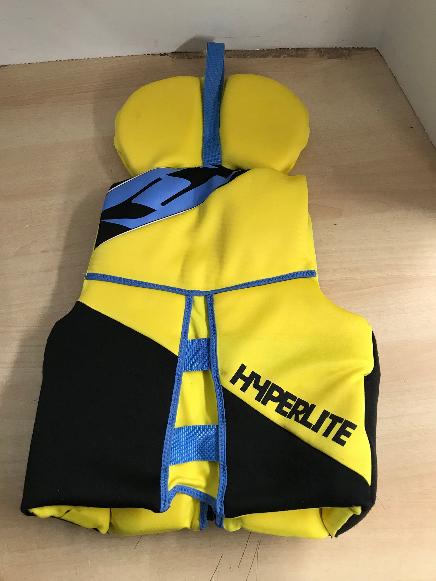 Life Jacket Child Size 60-90 lb Youth Hyperlite Neoprene Yellow Blue Excellent As New PT 3440