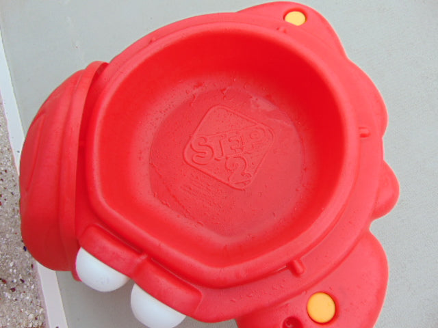 Little Tikes Step 2 Red Crab Sandbox Sand Table With Lid Age 2-4 Excellent