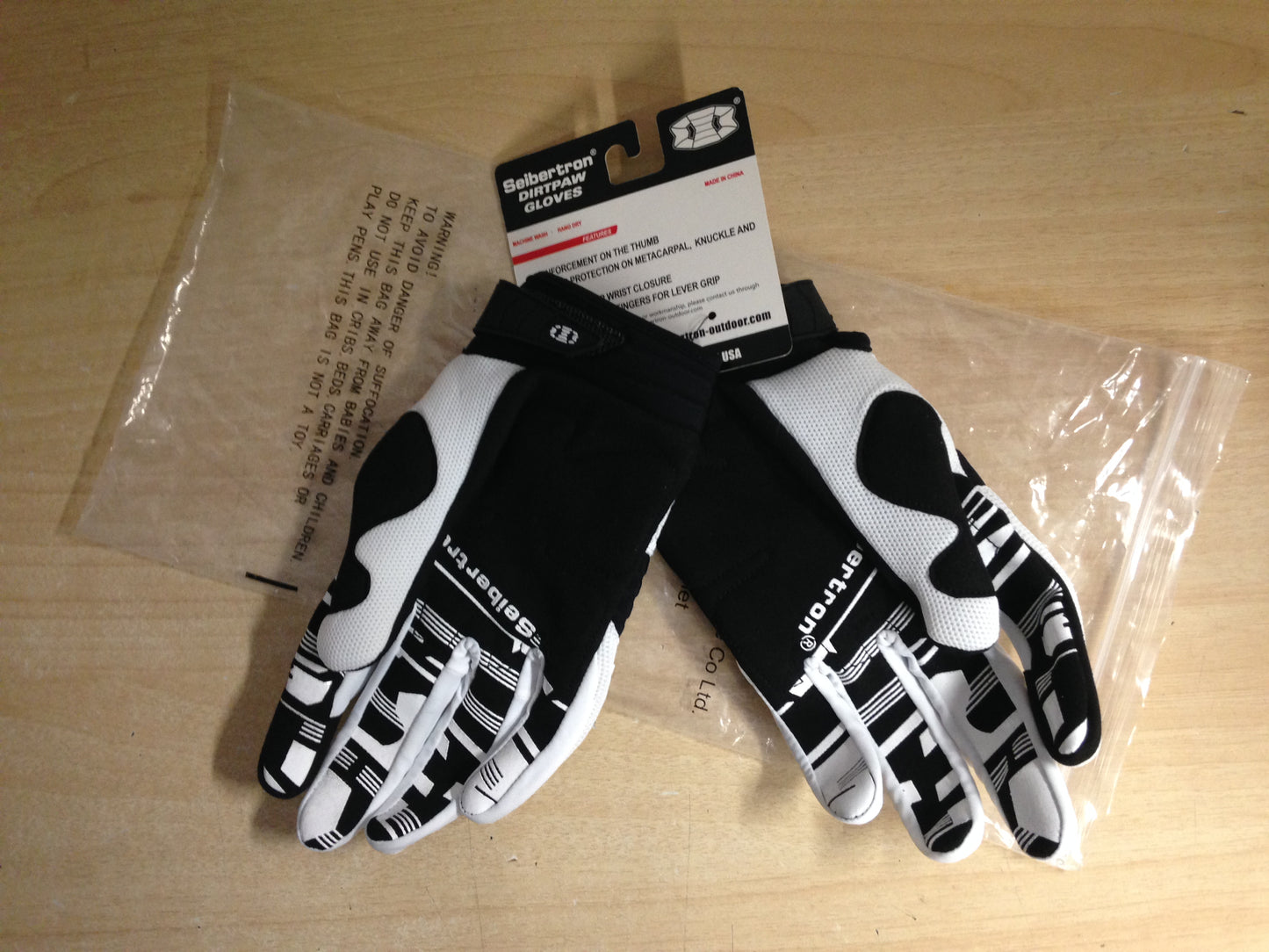Motocross BMX Dirt Bike NEW Dirt Paws Gloves Seibertron Men's Medium Black White