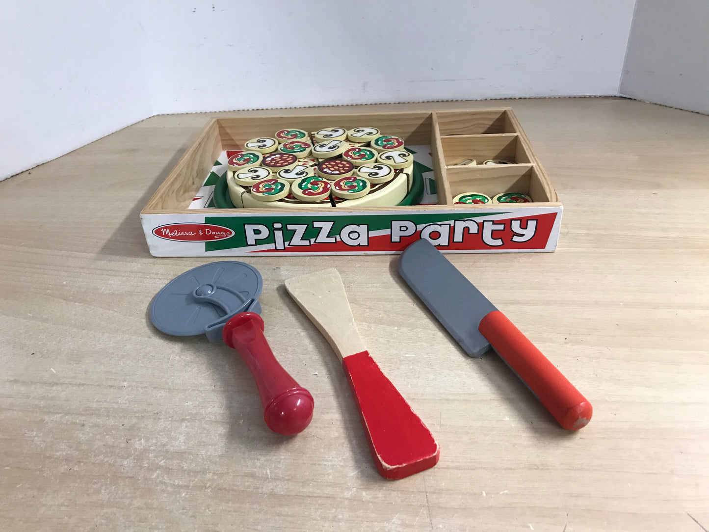 Melissa and Doug Wood Pizza Party Velcro Food Excellent