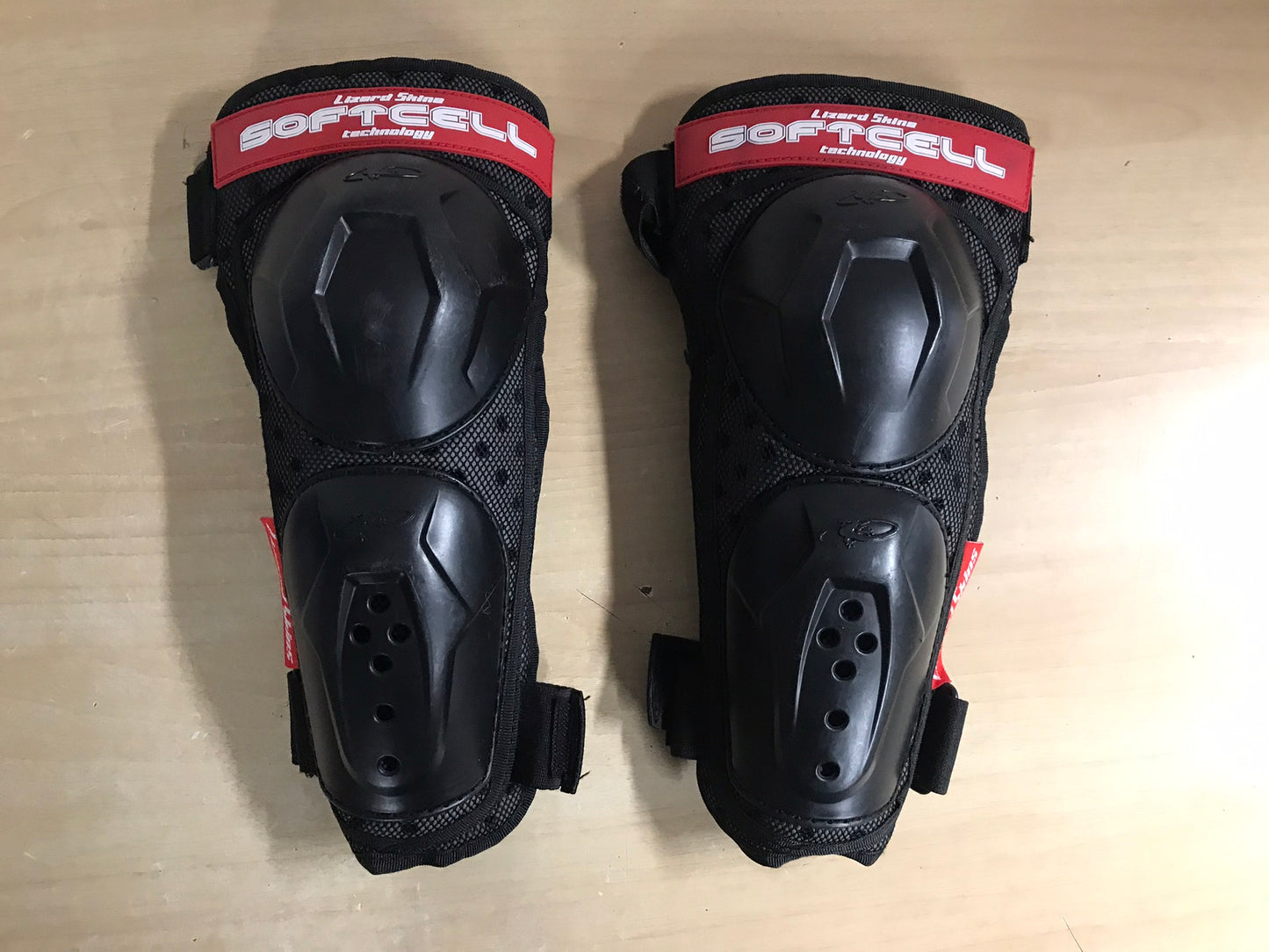 Motocross BMX Dirt Bike Men's Size Small Lizard Skins Elbow Pads As New Black Red