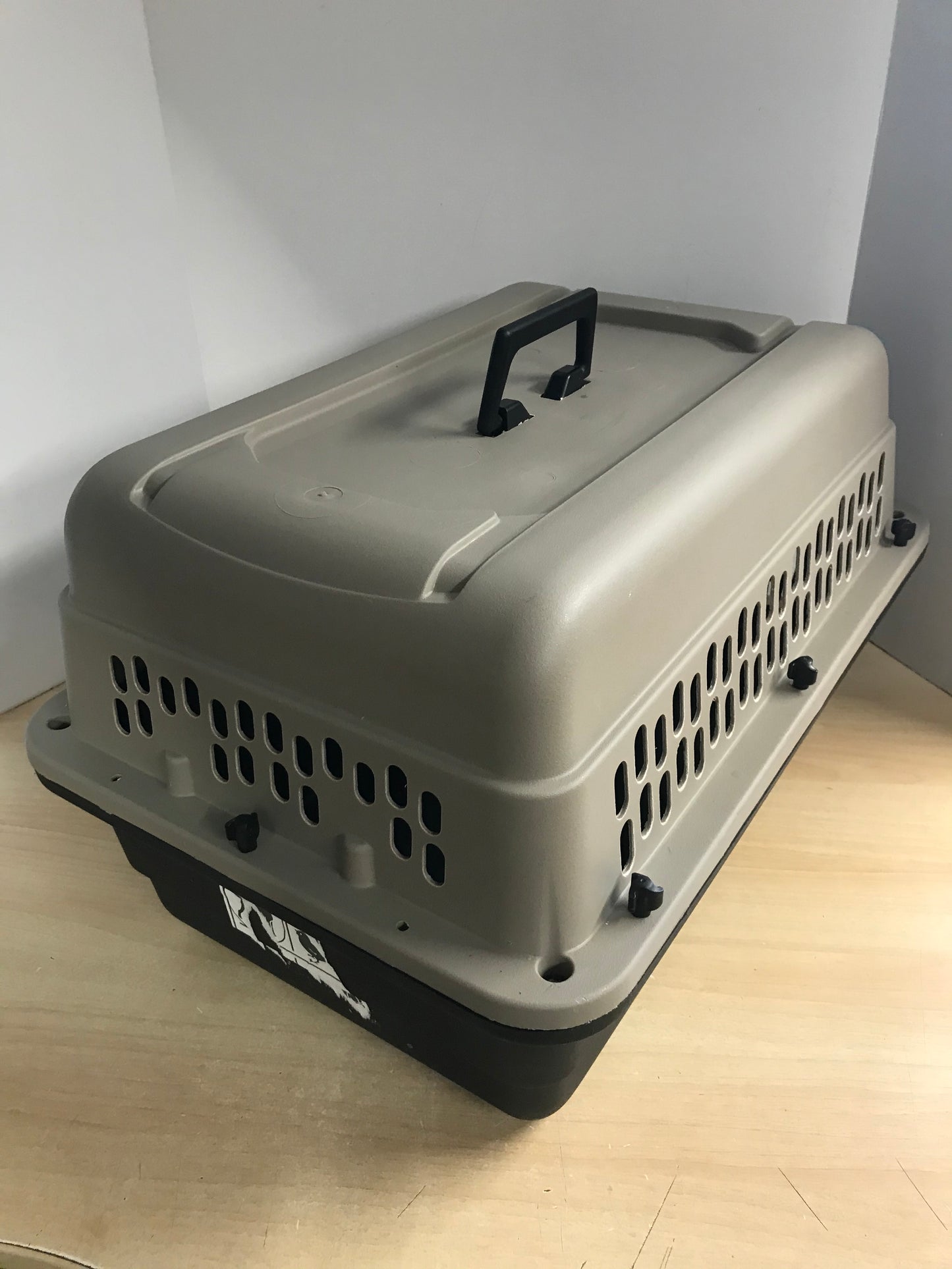 My Little Pet Shop Pet Puppy Cat Kennel Crate Tan and Brown 24 x 16 x 16 Up To 25 lb Excellent