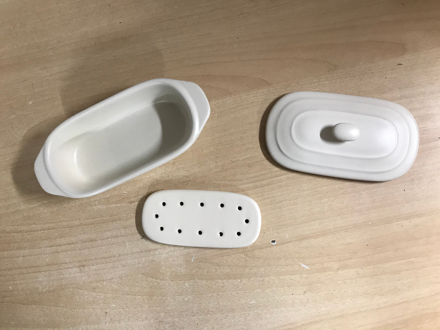 Petite Maison By Wildly Delicious Ceramic Covered butter Dish 7 X 3 X 12 inch With Tray Insert NEW Outstanding Quality