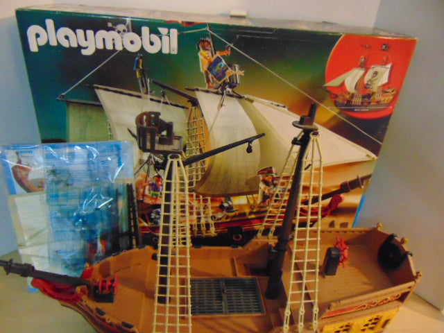 Playmobil 5135 Pirate Ship Playset 2011 retired Missing Few Small Pieces Sails and other Parts Still In Bag As New