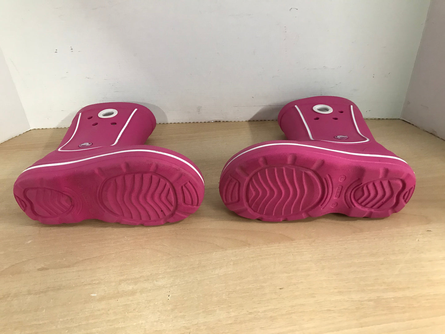 Rain Boots Child Size 12-13 Crocks Candy Pink as New JP 5596 A