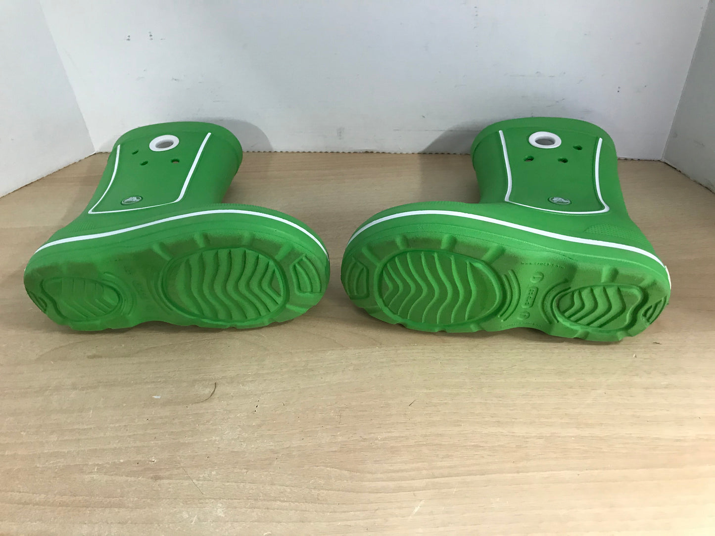 Rain Boots Child Size 1 Crocks Grass Green As New JP 5596 A