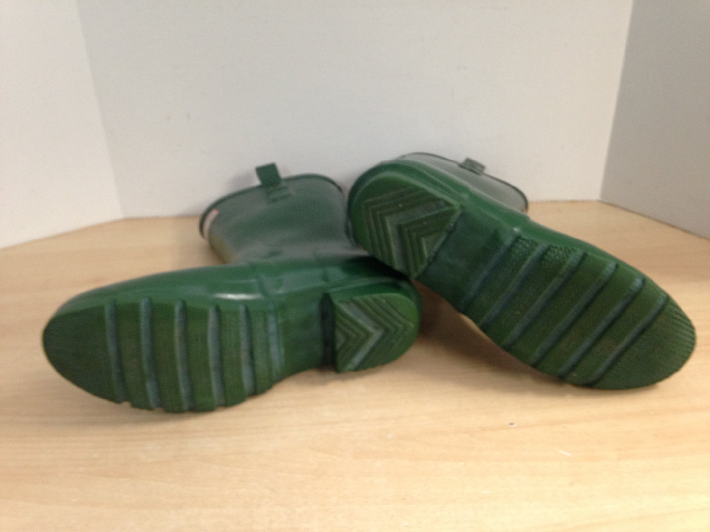 Rain Boots Hunter Men's Size 11 Ladies Size 12 Short Green Excellent