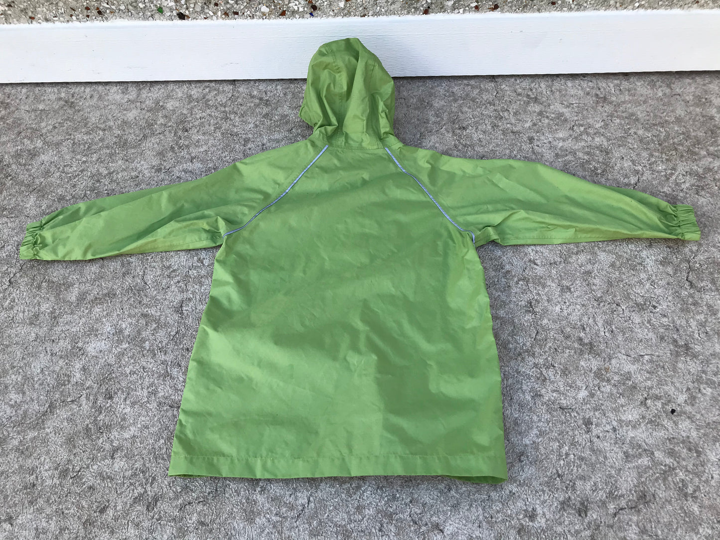 Rain Coat Child Size 10 MEC Apple Green With Reflectors Excellent