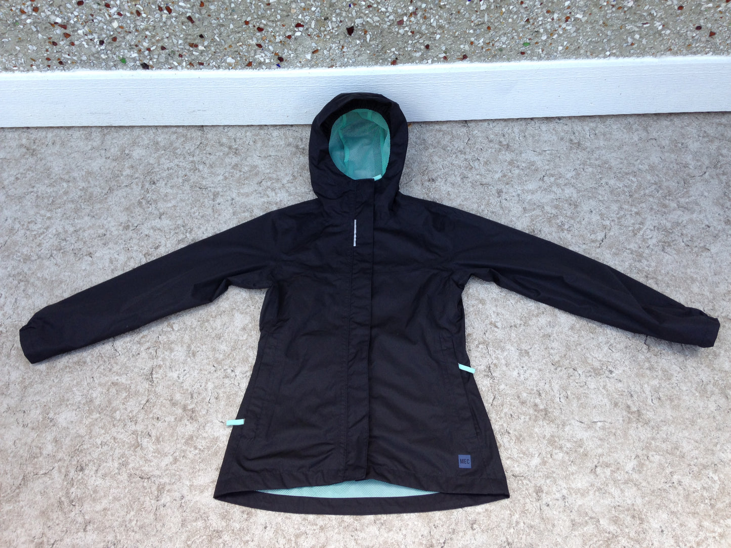 Rain Coat Child Size 10 MEC Black Teal With Reflectors Waterproof New Demo Model