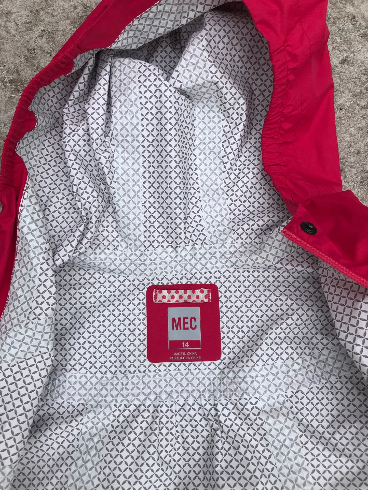 Rain Coat Child Size 14 MEC Raspberry As New JP 5596