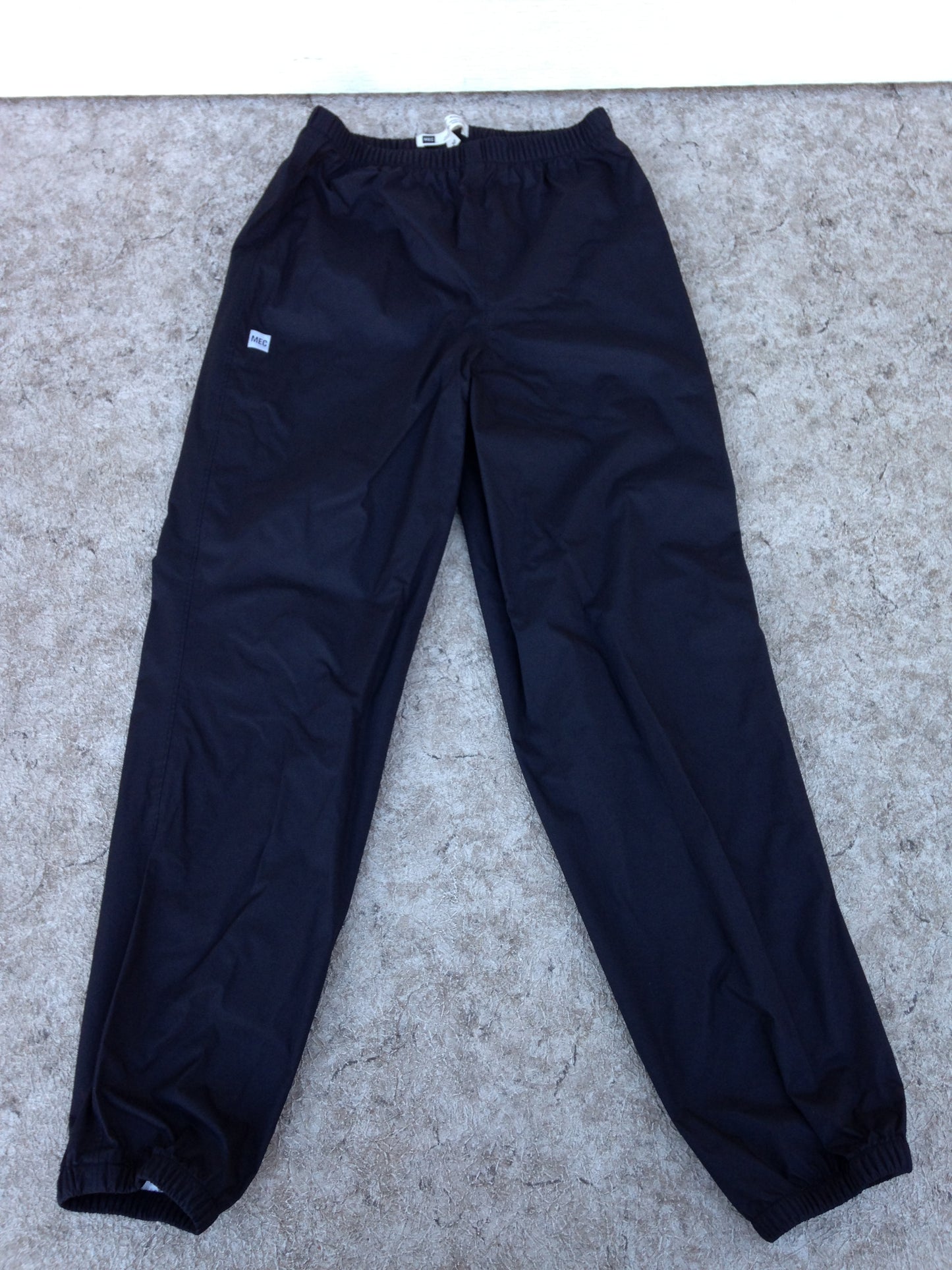 Rain Pants Child Size 16 MEC Youth Black Excellent As new